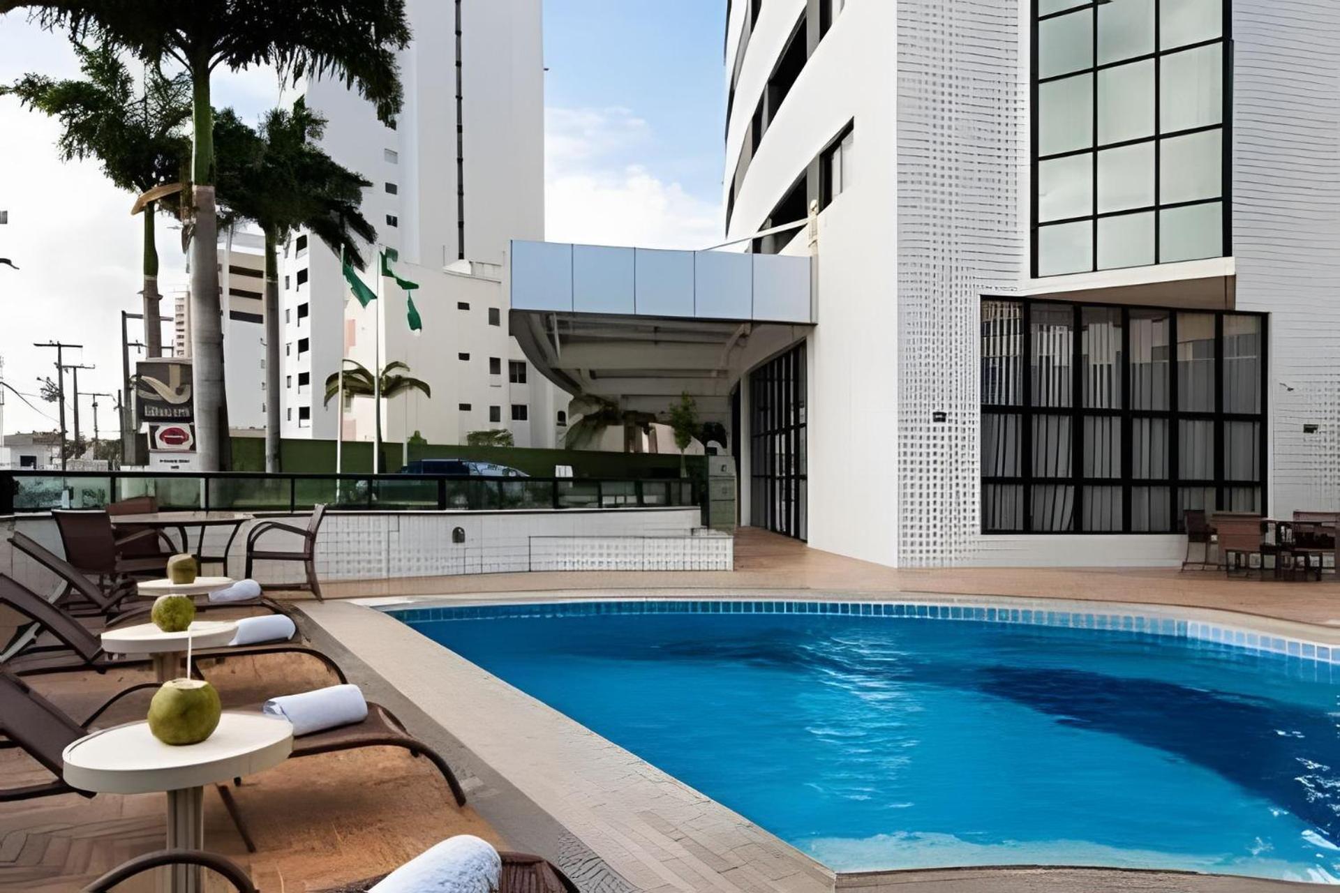 Plaza Suite Natal Luaran gambar