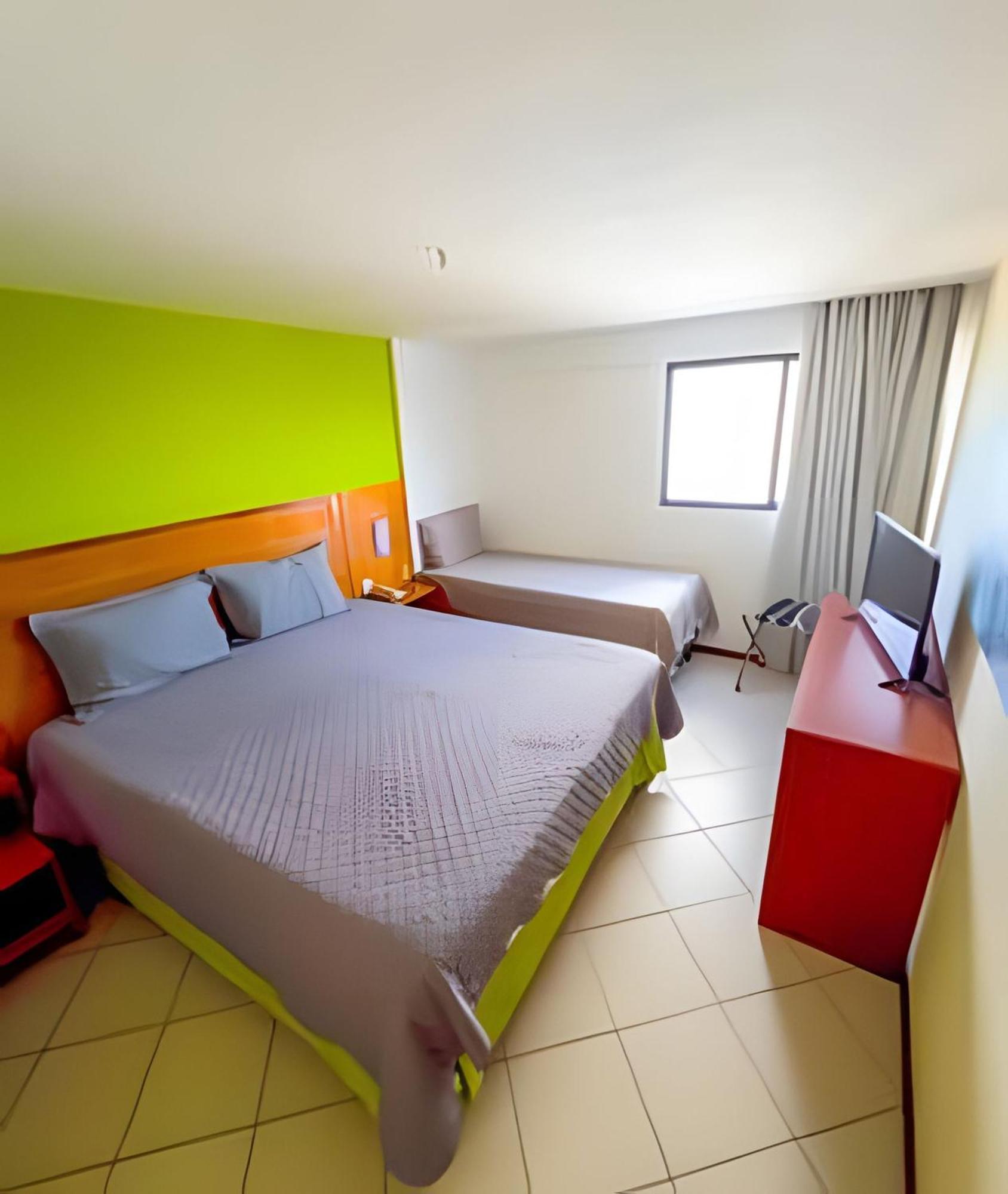 Plaza Suite Natal Luaran gambar