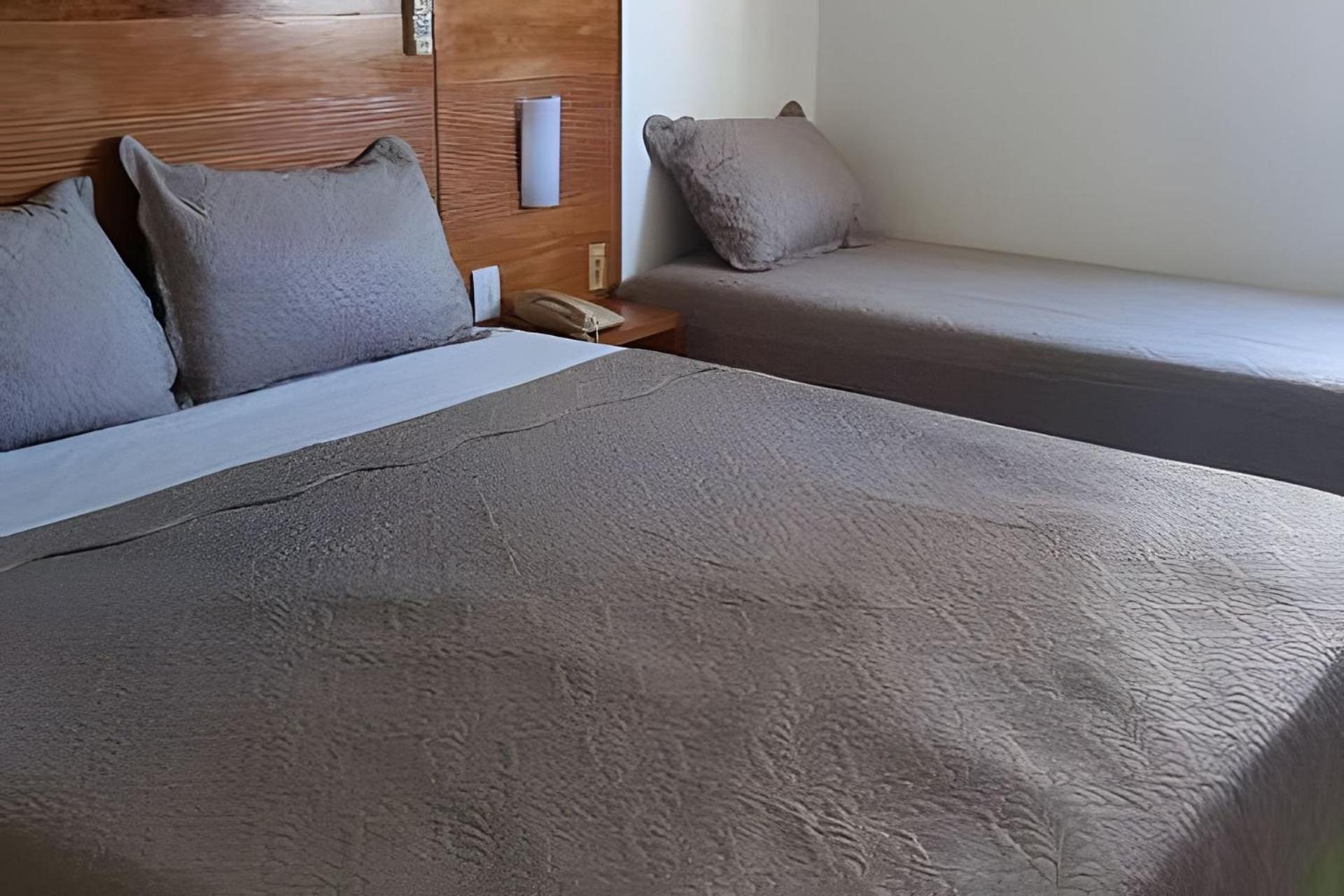 Plaza Suite Natal Luaran gambar